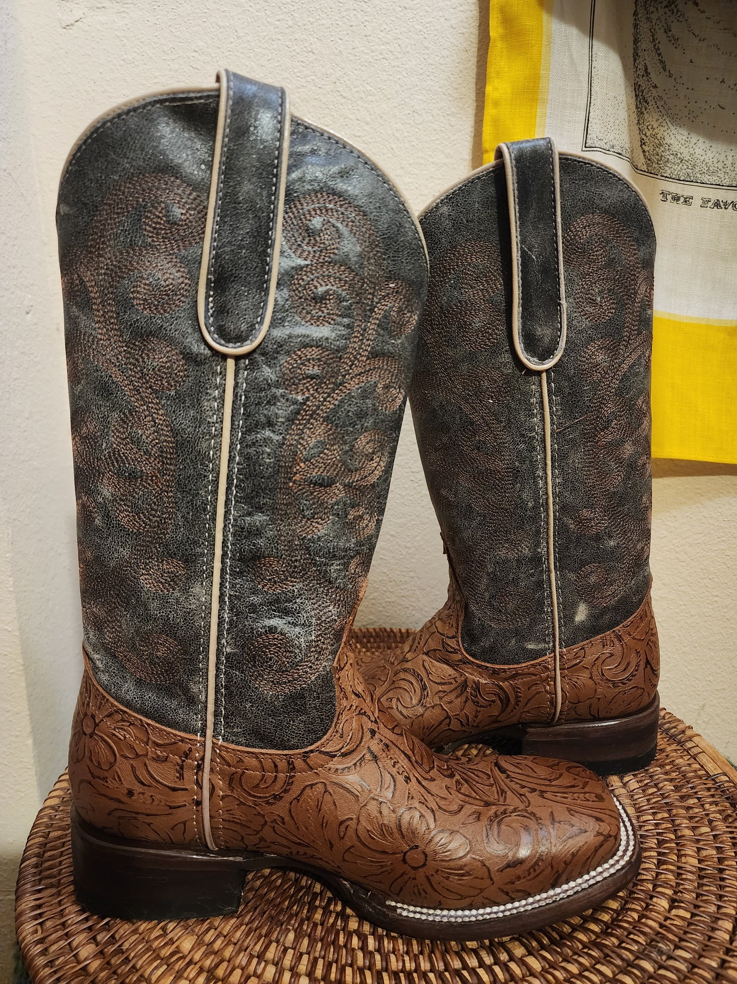 NWT Ferrini Womens Boots